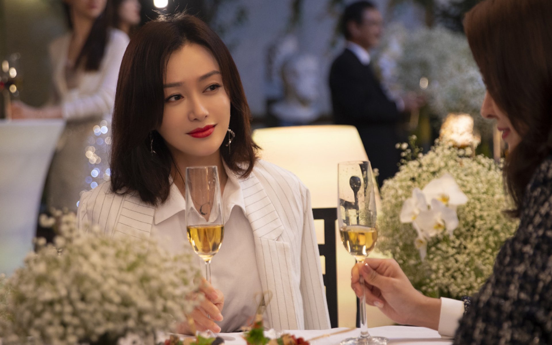 德甲创新战术层出不穷，精彩场面层见叠出，德甲模式