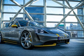 开云网页版-《强阵容对决：极具看点的顶级战队对决》，阵容强大下一句是什么